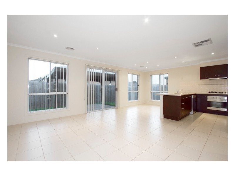 25 Melzak Way, Berwick VIC 3806