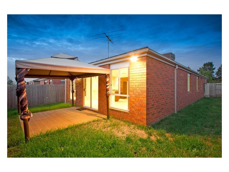 25 Melzak Way, Berwick VIC 3806