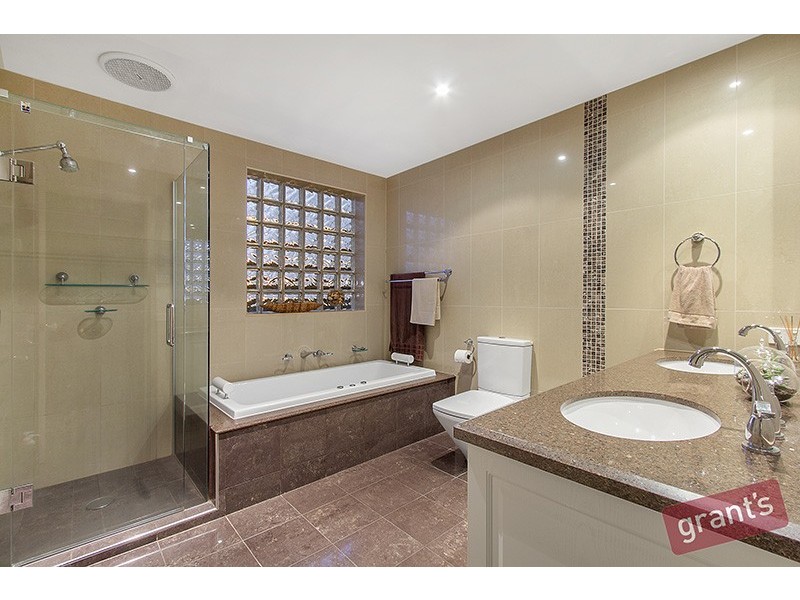 12 Diamond Court, Narre Warren North VIC 3804