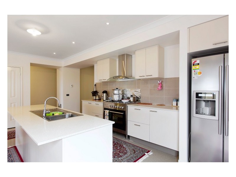 52 Fieldstone Cres, Cranbourne North VIC 3977