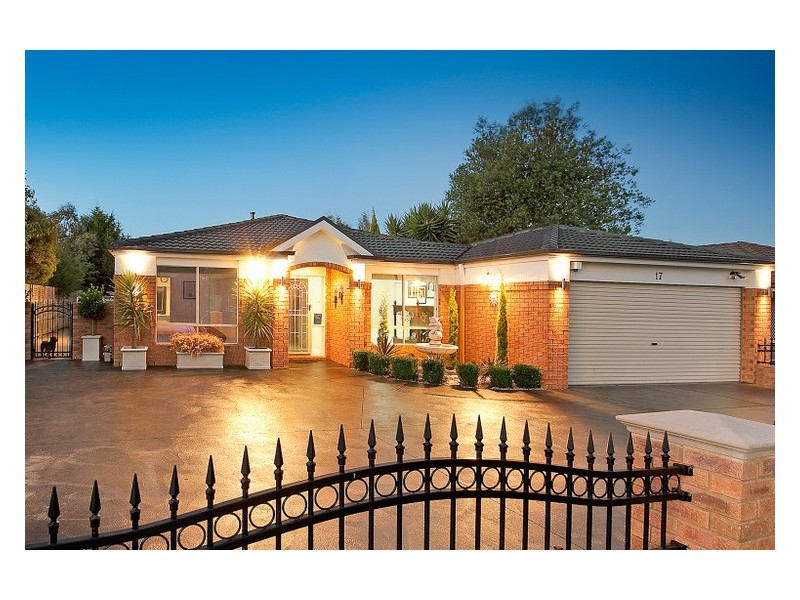 17 Langbourne Drive, Narre Warren South VIC 3805