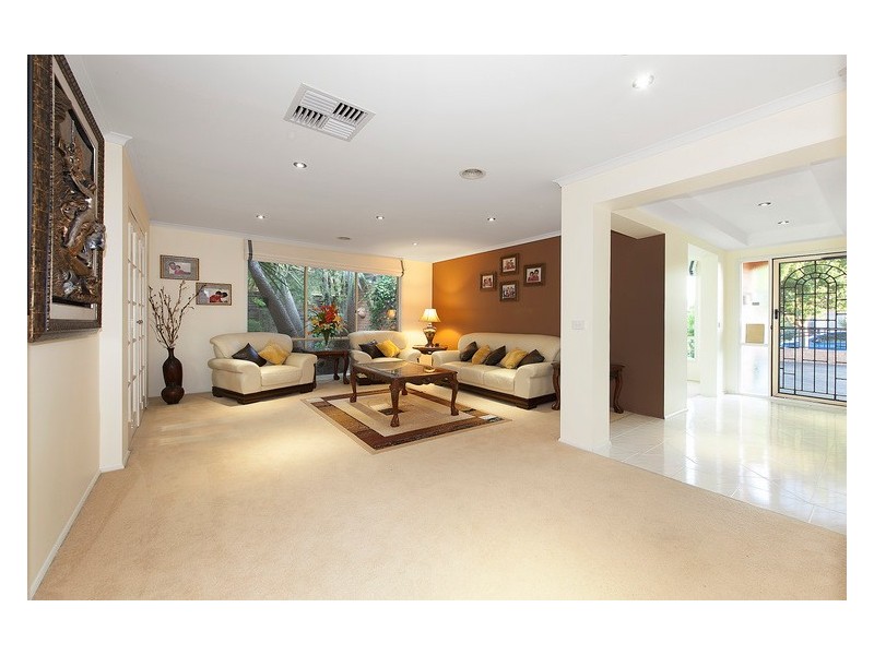 17 Langbourne Drive, Narre Warren South VIC 3805