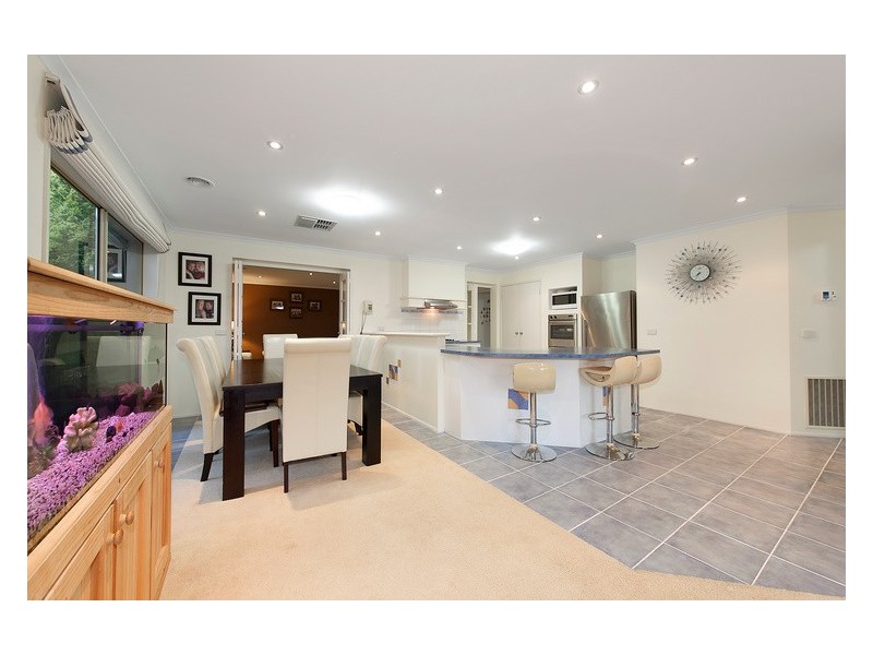 17 Langbourne Drive, Narre Warren South VIC 3805