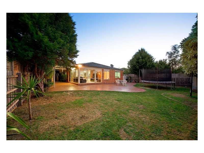 17 Langbourne Drive, Narre Warren South VIC 3805