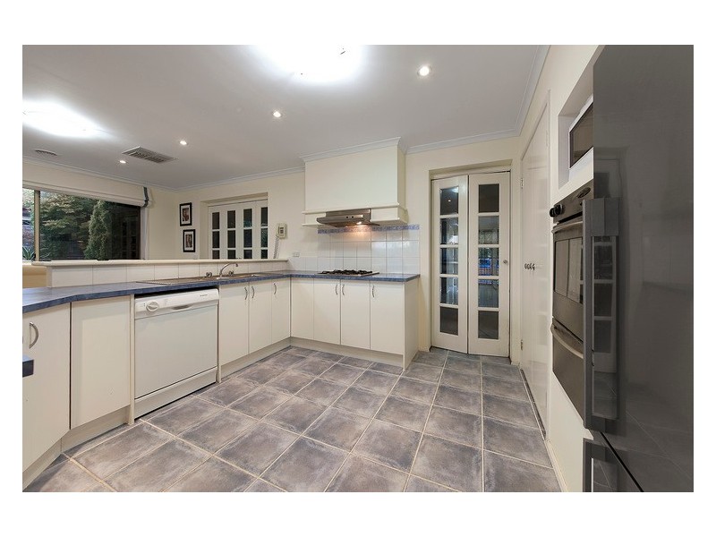 17 Langbourne Drive, Narre Warren South VIC 3805