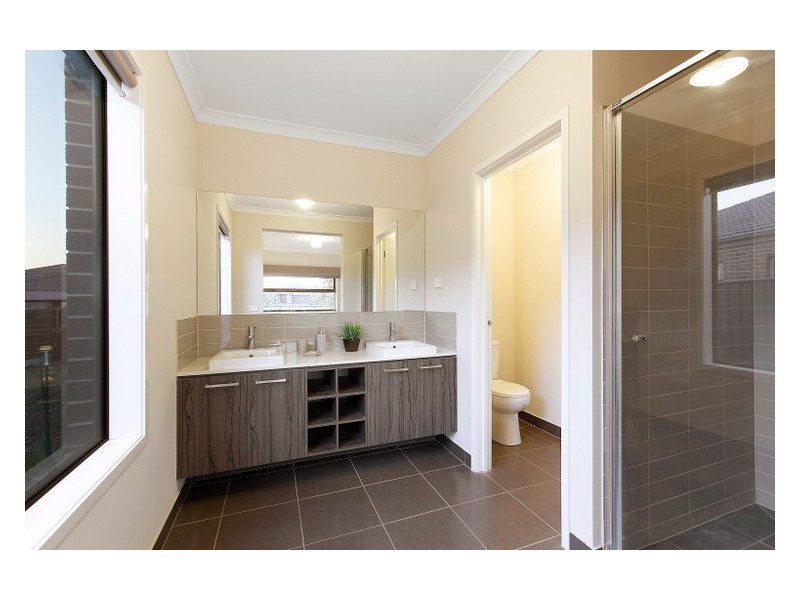 118 Alisma Blvd, Cranbourne North VIC 3977