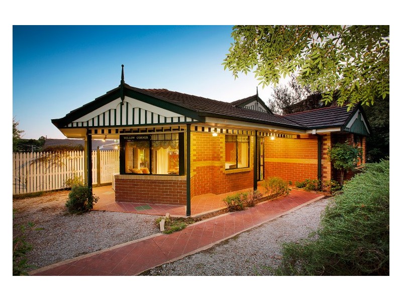 82 Inglis Road, Berwick VIC 3806