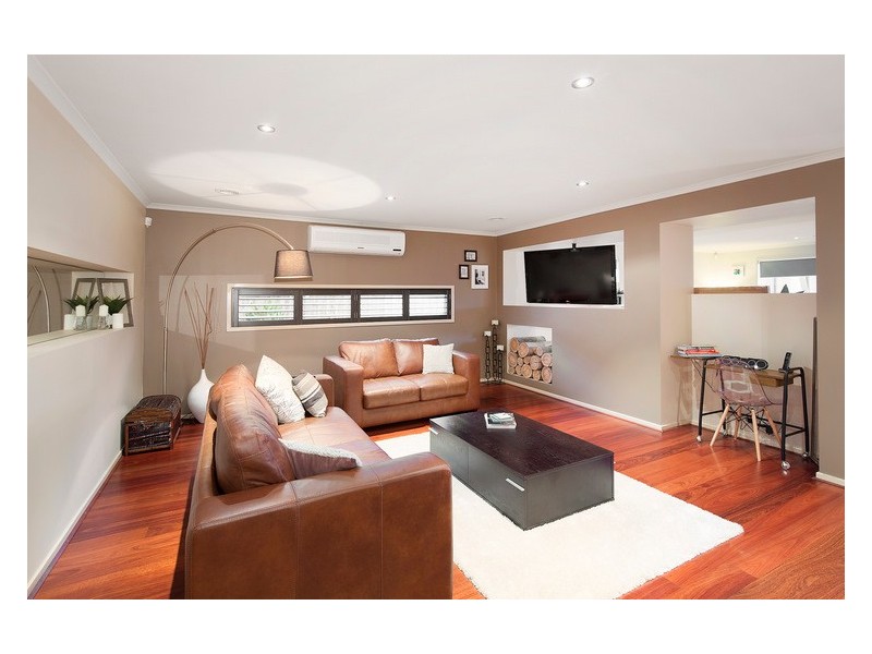 12 Newton Drive, Cranbourne North VIC 3977