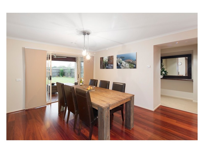 12 Newton Drive, Cranbourne North VIC 3977