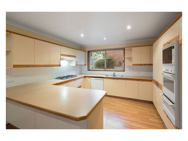 13 Barellan Mews, Berwick VIC 3806