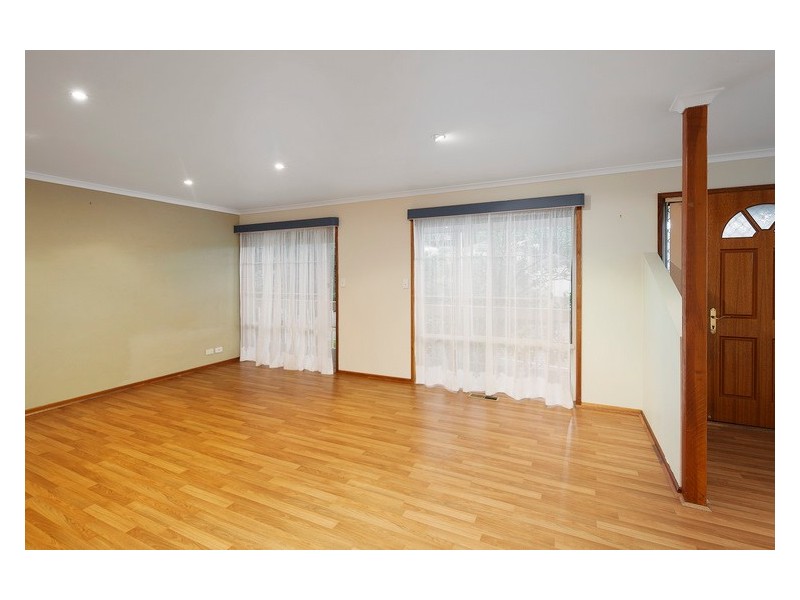 13 Barellan Mews, Berwick VIC 3806