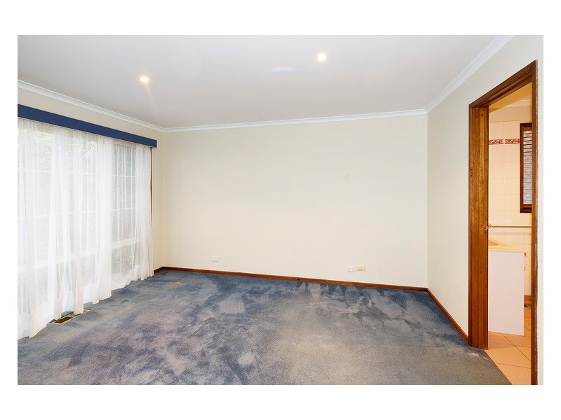 13 Barellan Mews, Berwick VIC 3806