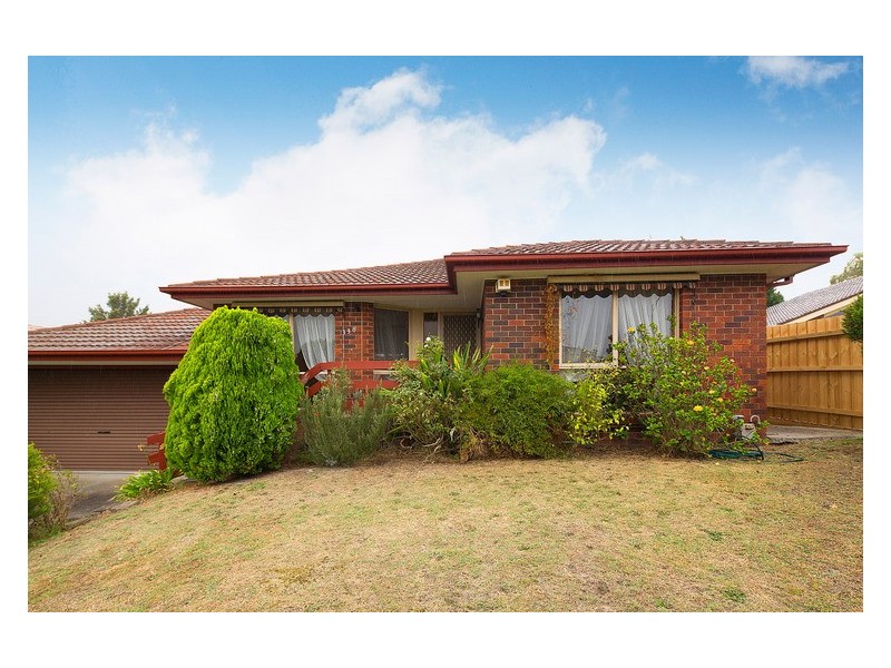 338 James Cook Drive, Endeavour Hills VIC 3802
