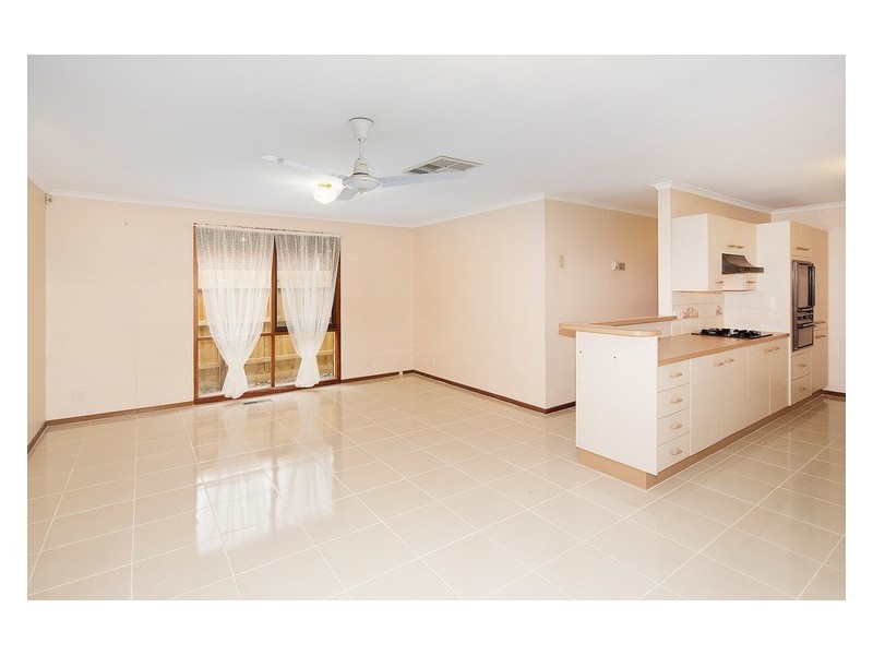 338 James Cook Drive, Endeavour Hills VIC 3802