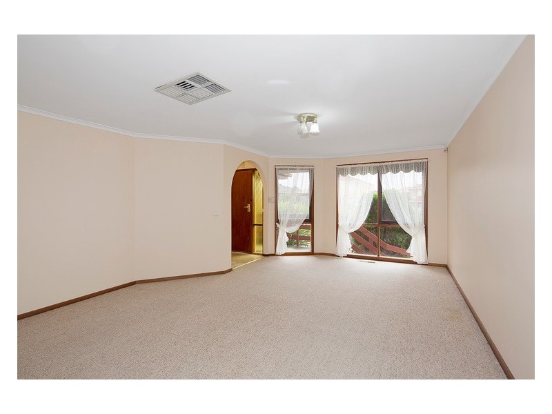 338 James Cook Drive, Endeavour Hills VIC 3802