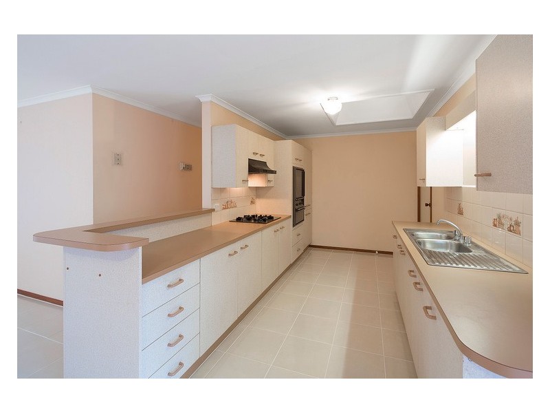 338 James Cook Drive, Endeavour Hills VIC 3802