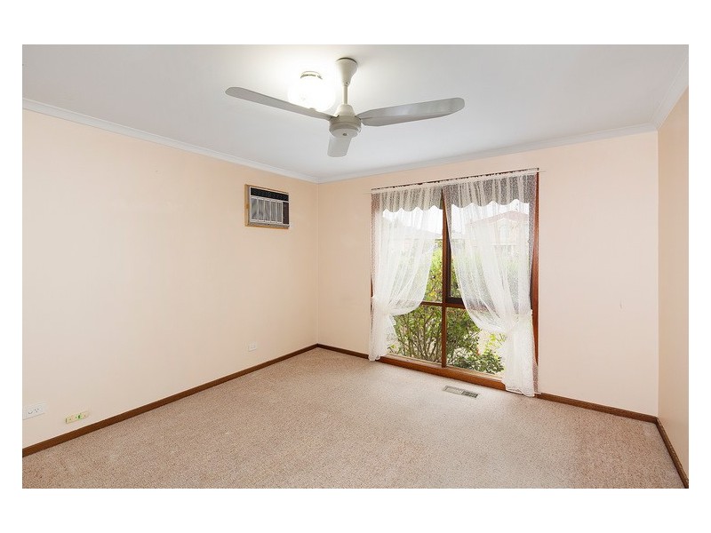 338 James Cook Drive, Endeavour Hills VIC 3802