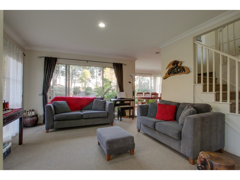 86 St Boswells Ave, Berwick VIC 3806