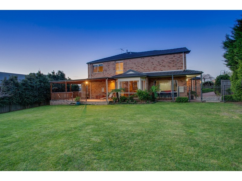 86 St Boswells Ave, Berwick VIC 3806