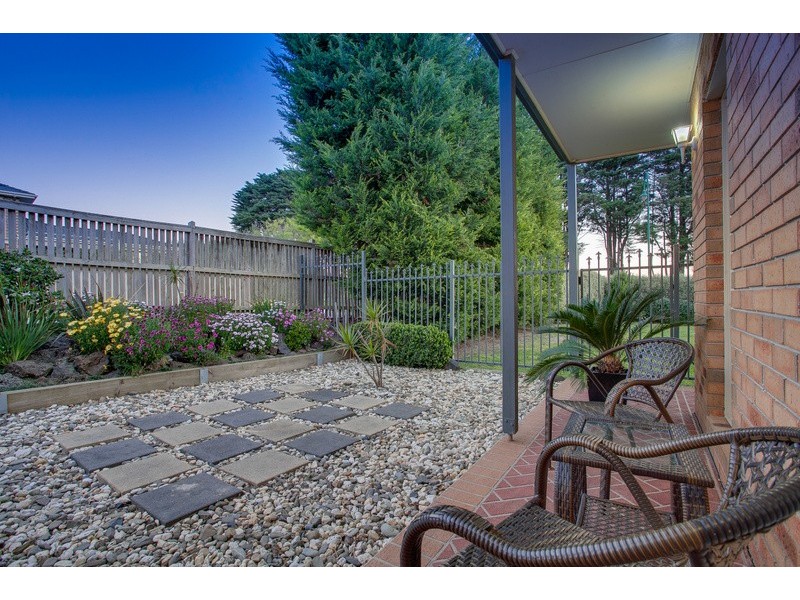 86 St Boswells Ave, Berwick VIC 3806