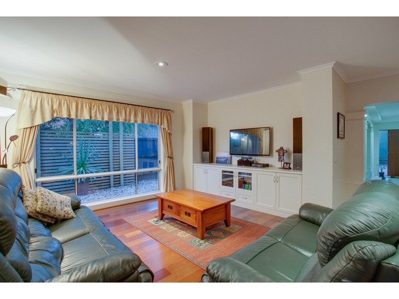 86 St Boswells Ave, Berwick VIC 3806