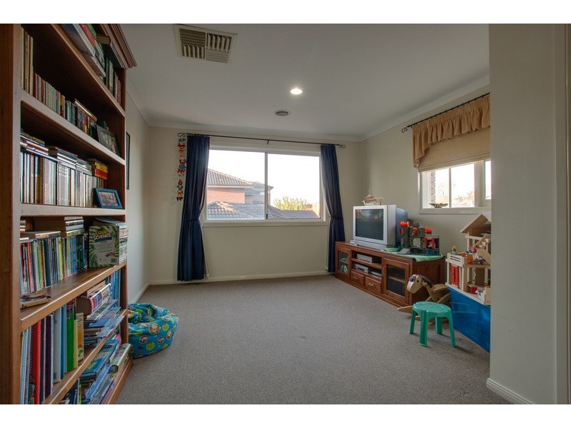 86 St Boswells Ave, Berwick VIC 3806