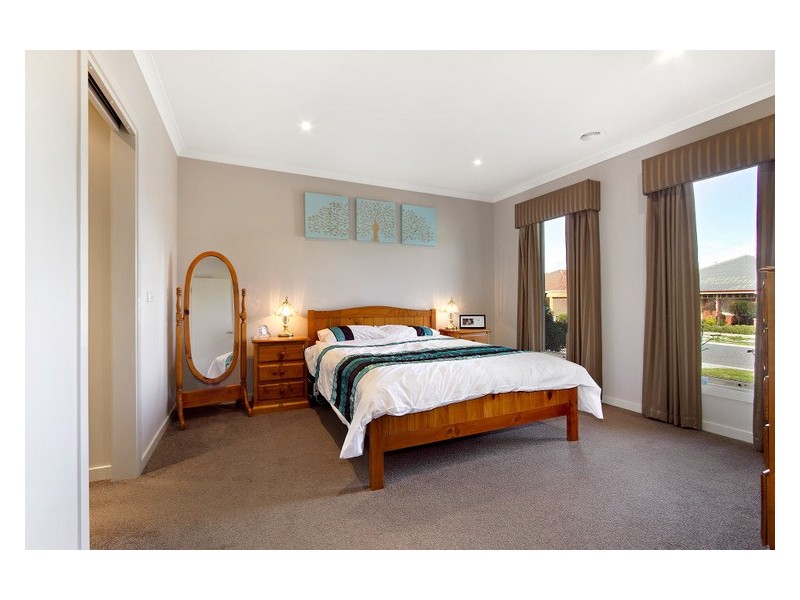 4 Angelique Street, Berwick VIC 3806