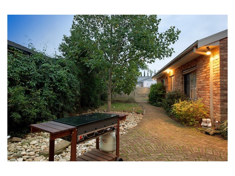 25 Kirkham Court, Berwick VIC 3806