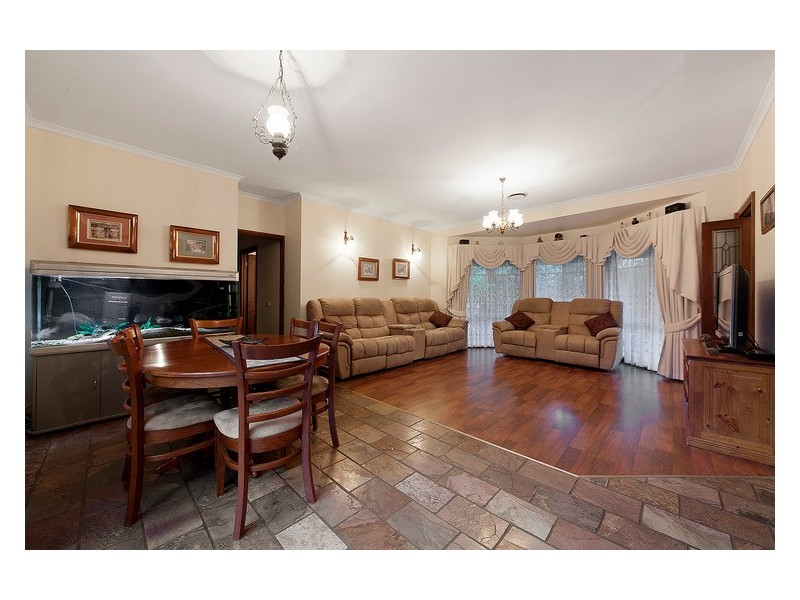 25 Kirkham Court, Berwick VIC 3806