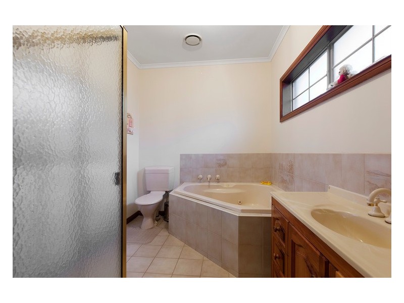 25 Kirkham Court, Berwick VIC 3806