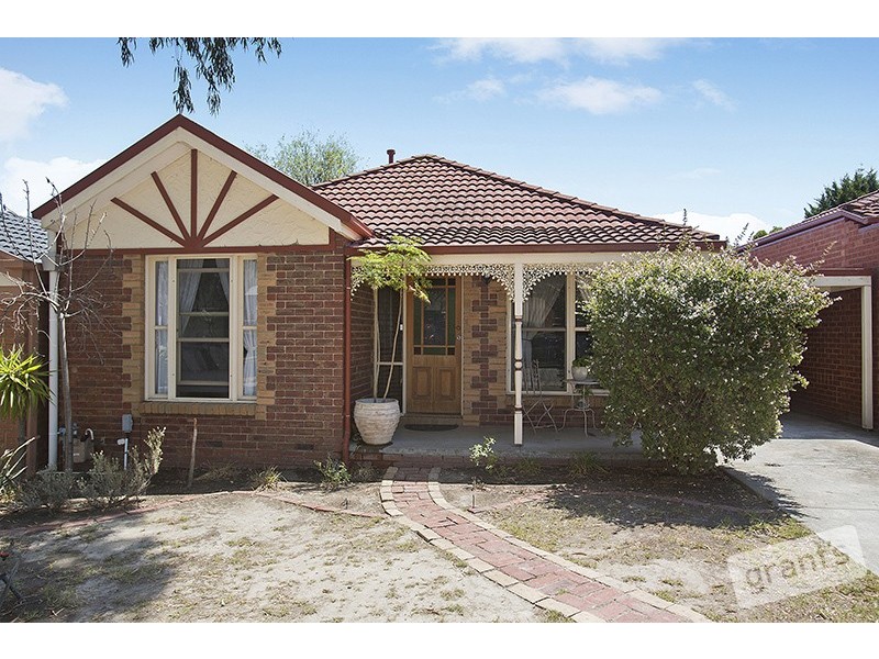 33 Leonard Avenue, Berwick VIC 3806