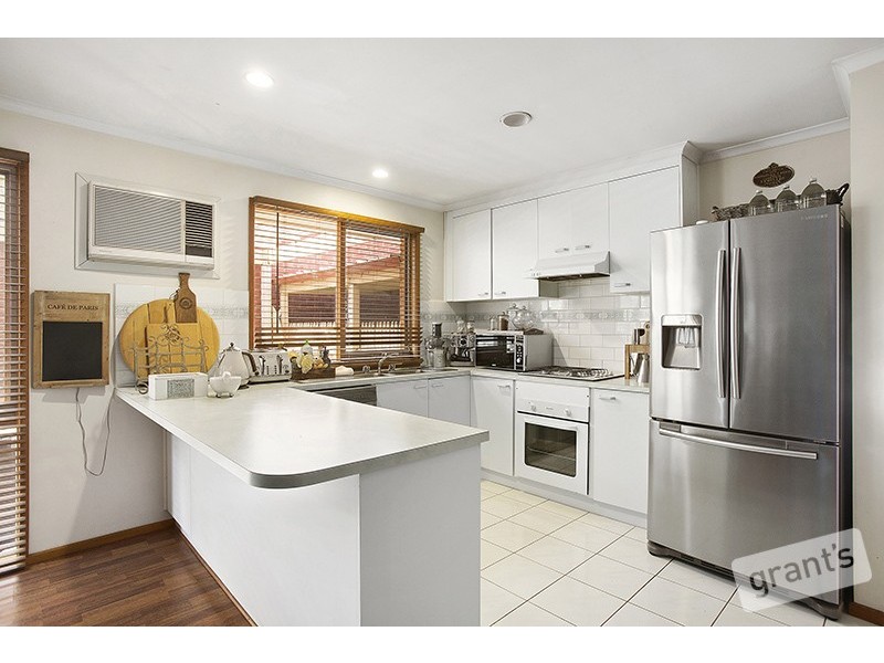 33 Leonard Avenue, Berwick VIC 3806