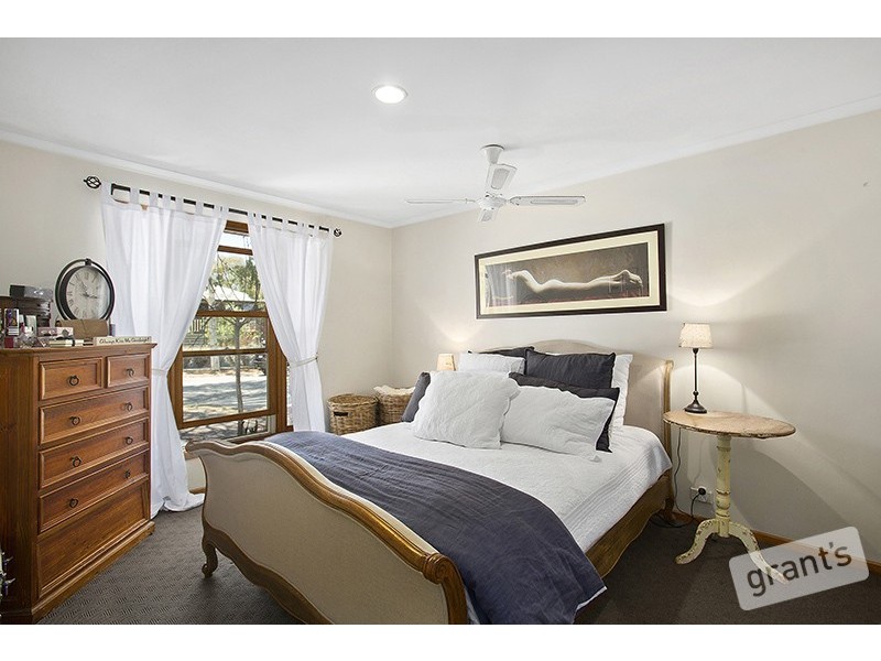 33 Leonard Avenue, Berwick VIC 3806