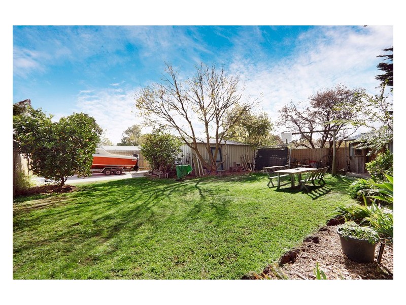 21 Bemersyde Drive, Berwick VIC 3806