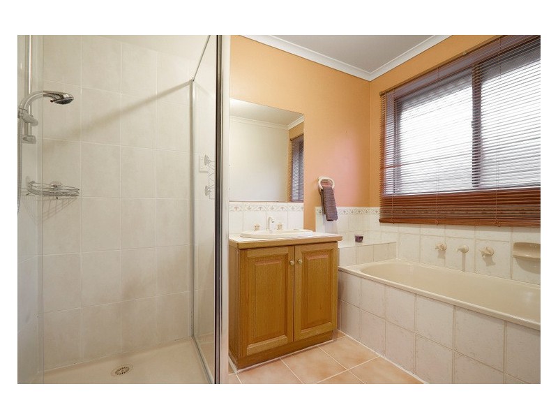 76 Bellevue Drive, Berwick VIC 3806