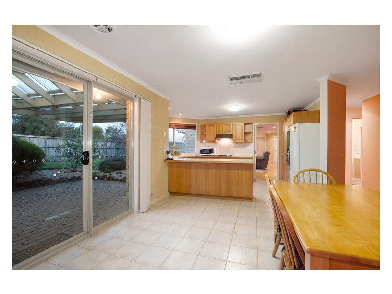 76 Bellevue Drive, Berwick VIC 3806