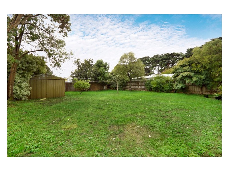 17-19 Bemersyde Drive, Berwick VIC 3806