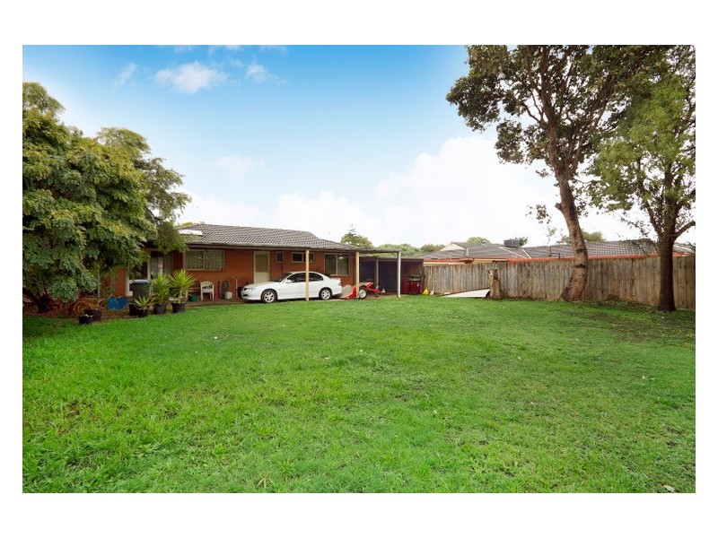 17-19 Bemersyde Drive, Berwick VIC 3806