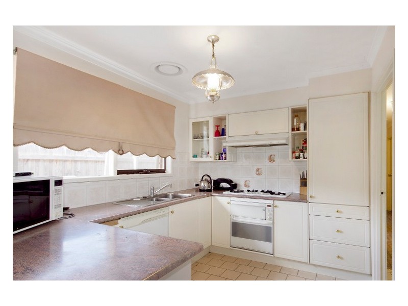 9 Greenlaw Crescent, Berwick VIC 3806