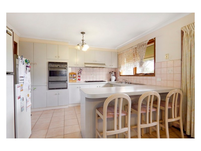 15 Lodge Crescent, Berwick VIC 3806