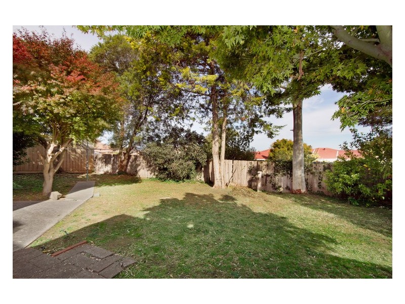 15 Lodge Crescent, Berwick VIC 3806