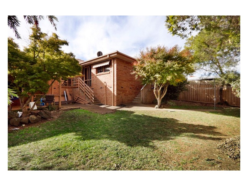 15 Lodge Crescent, Berwick VIC 3806