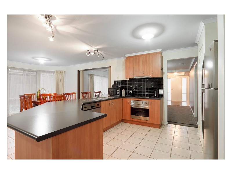 11 Glenn Erin Way, Berwick VIC 3806