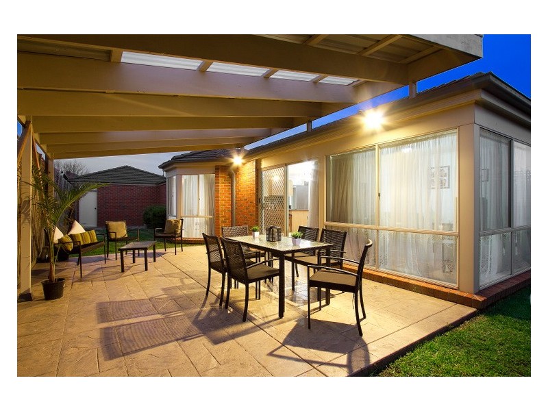 11 Glenn Erin Way, Berwick VIC 3806