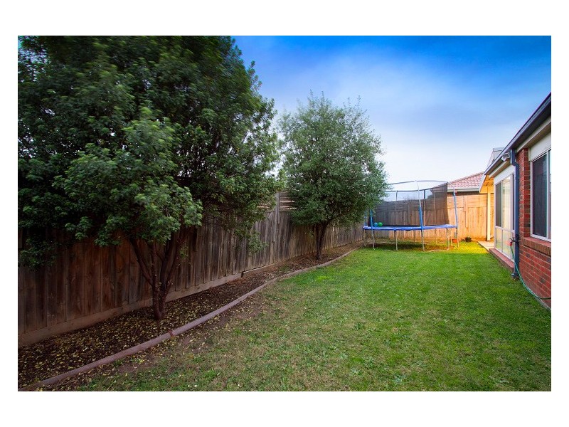 11 Glenn Erin Way, Berwick VIC 3806