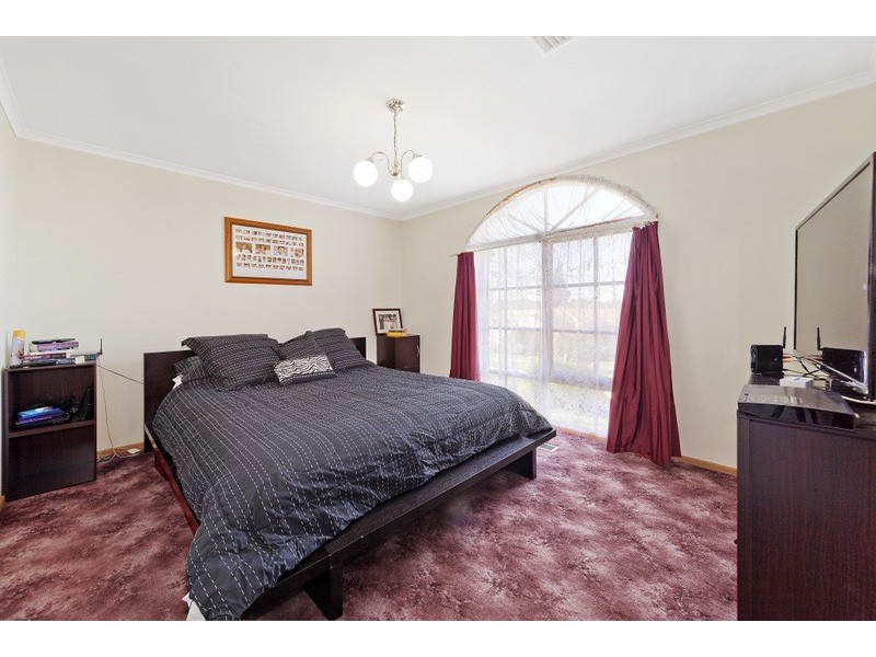 1 Raphael Street, Hallam VIC 3803