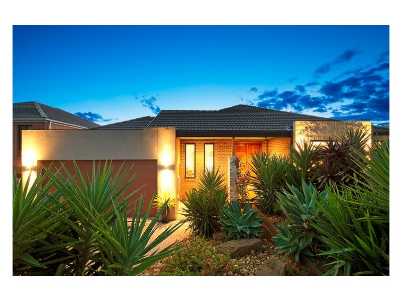 6 Tennyson Close, Berwick VIC 3806