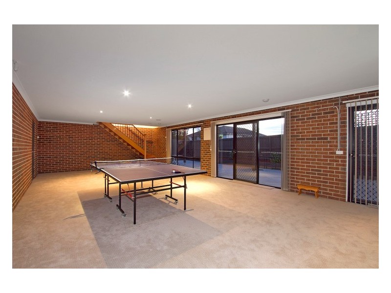 6 Tennyson Close, Berwick VIC 3806