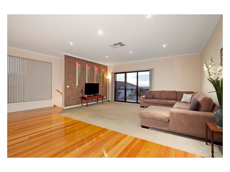 6 Tennyson Close, Berwick VIC 3806