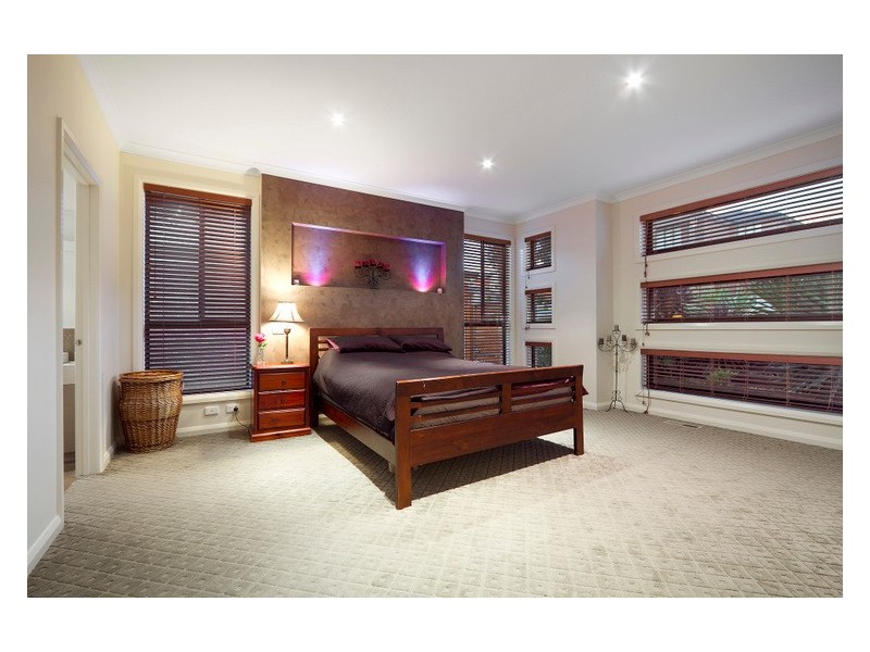 6 Tennyson Close, Berwick VIC 3806